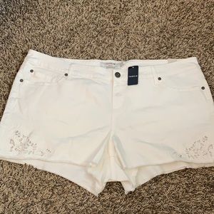 Torrid Skinny White Wash with Crochet Lace Shorts